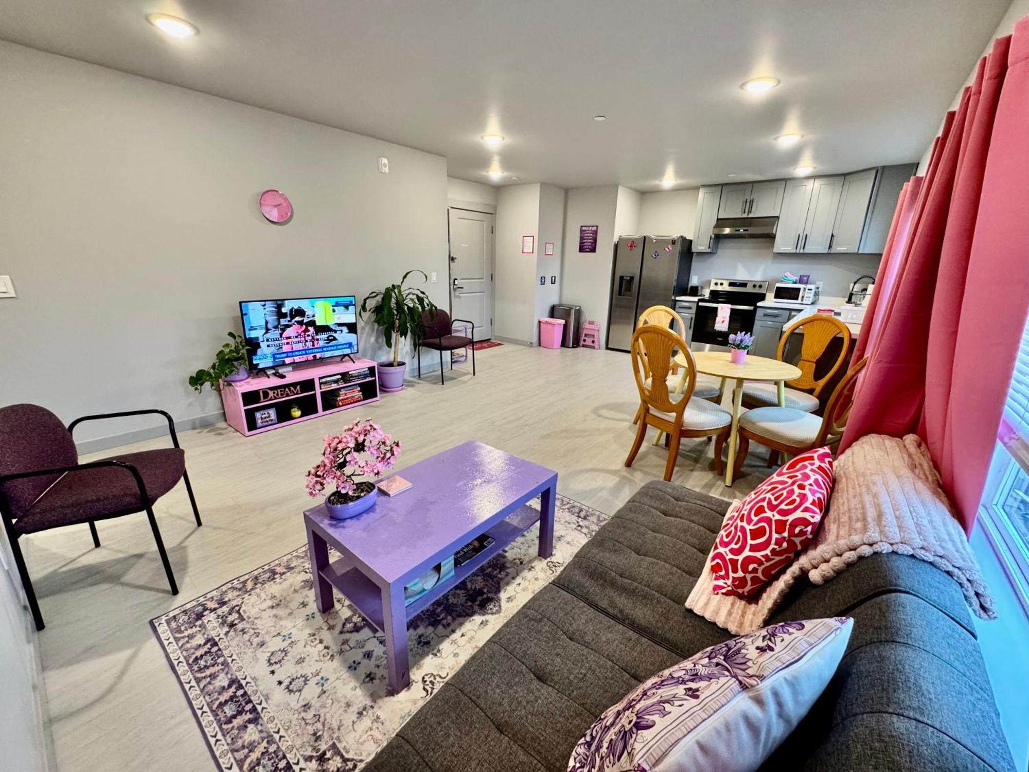 Seattle Alki Oasis: Modern Apartment Near Beach & Downtown Exterior photo